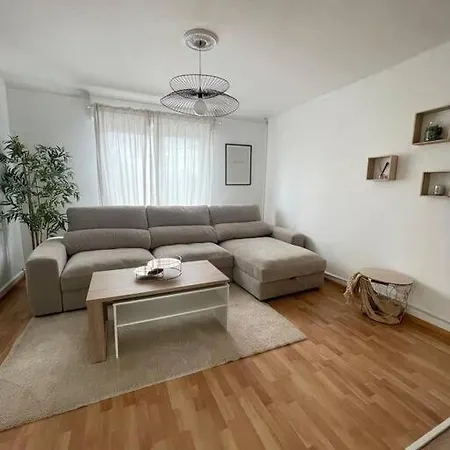 Maison Neuve Entierement Renove